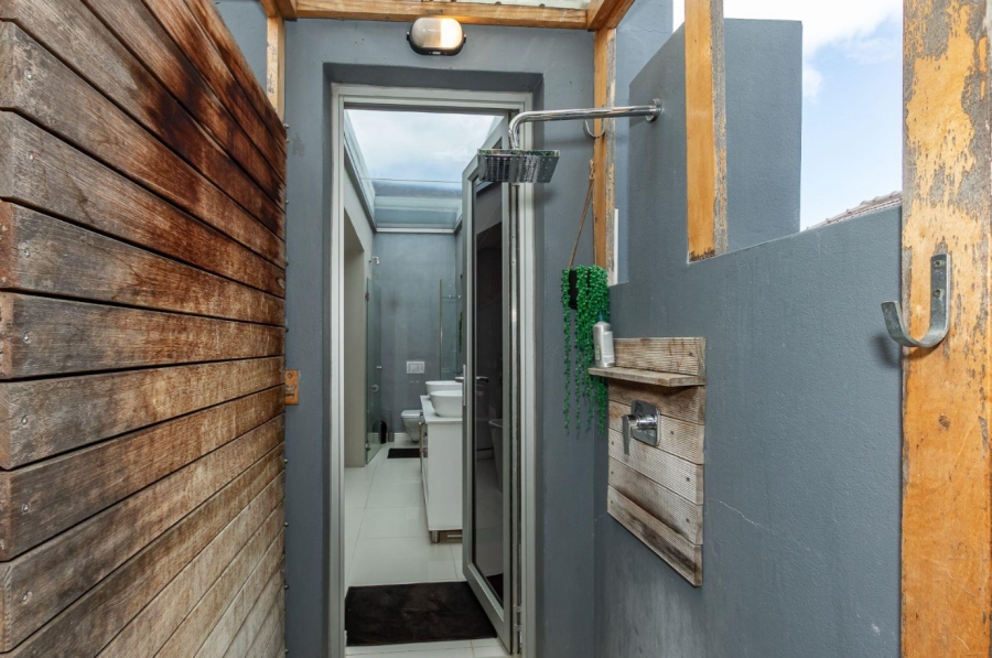 To Let 2 Bedroom Property for Rent in Sea Point Western Cape